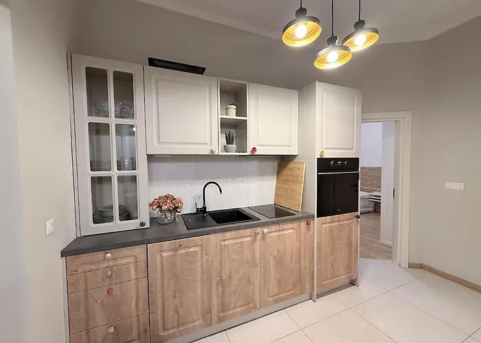 New Center Cozy 3 Bedroom