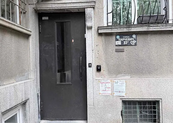 New Center Cozy 3 Bedroom Apartman