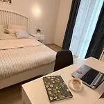 New Center Cozy 3 Bedroom Apartament