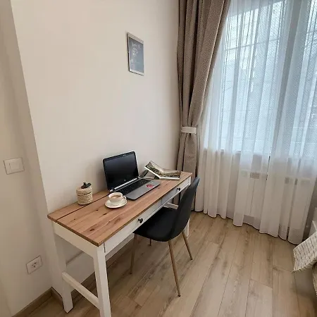 New Center Cozy 3 Bedroom *