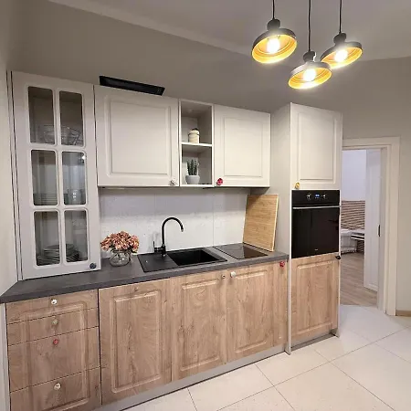 New Center Cozy 3 Bedroom