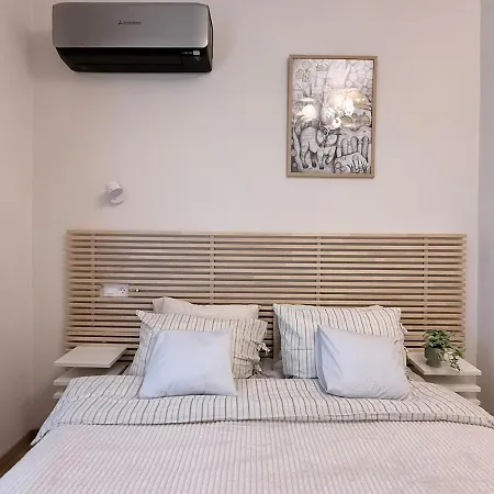 New Center Cozy 3 Bedroom