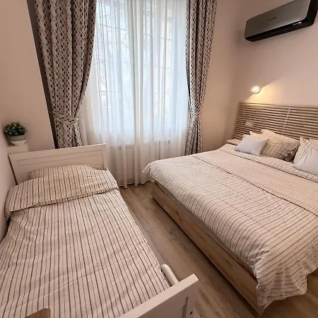 New Center Cozy 3 Bedroom 索菲亞