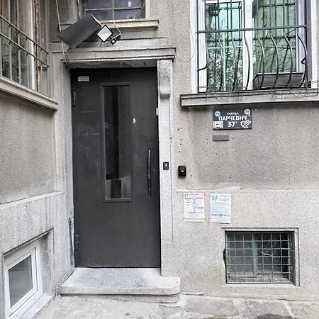 New Center Cozy 3 Bedroom 公寓